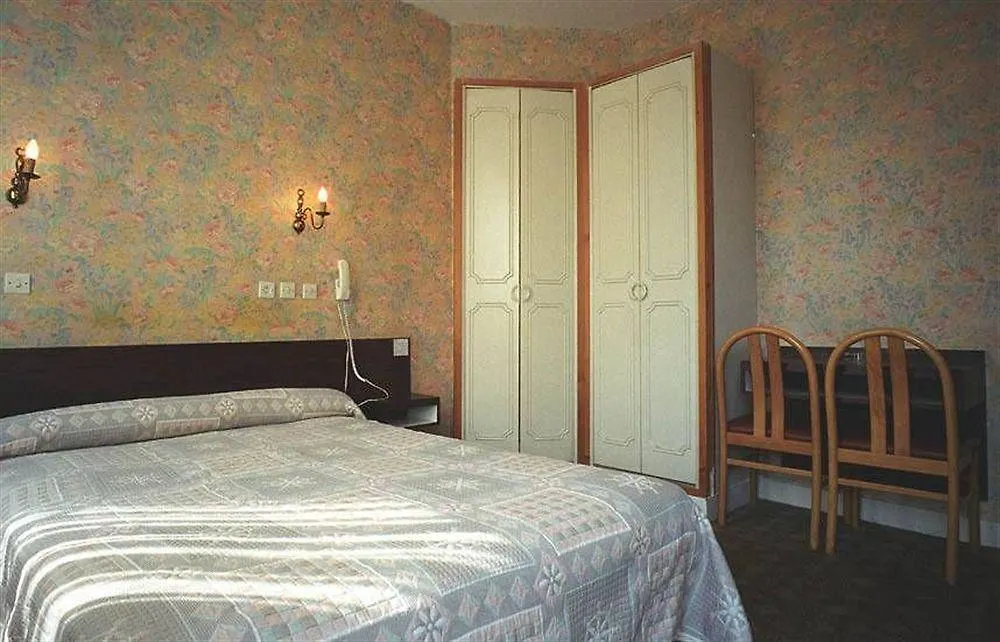 Hotel Des 3 Nations Paris