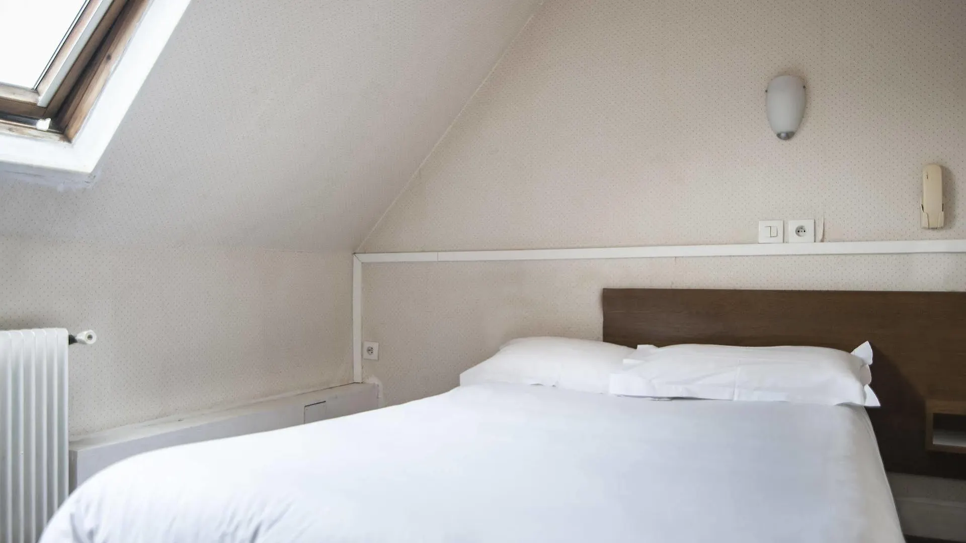 **  Hotel Des 3 Nations Paris Frankrike
