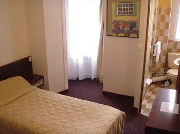 Hotel Des 3 Nations Paris