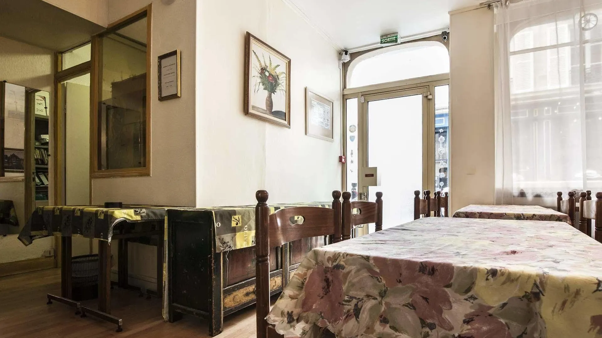 Hotel Des 3 Nations Paris