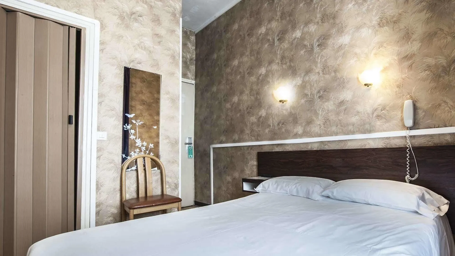 Hotel Des 3 Nations Paris