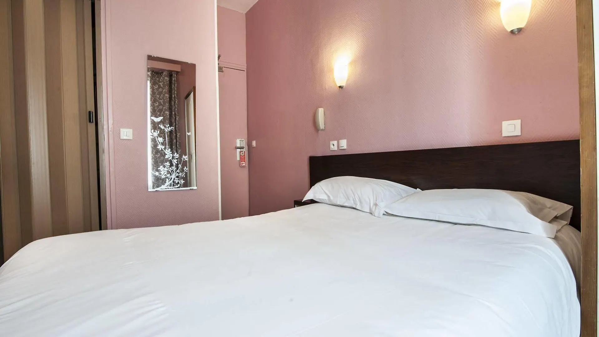 Hotel Des 3 Nations Paris