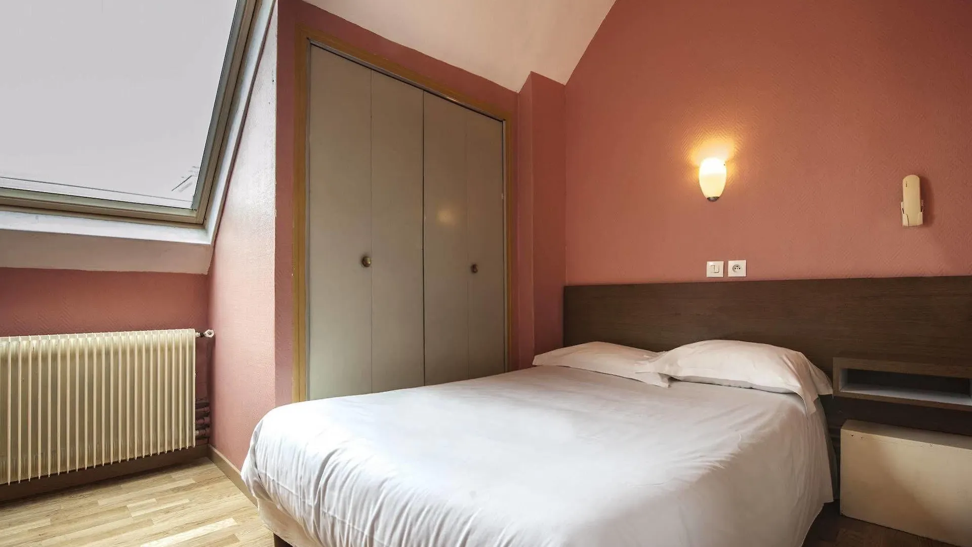 Hotel Des 3 Nations Paris